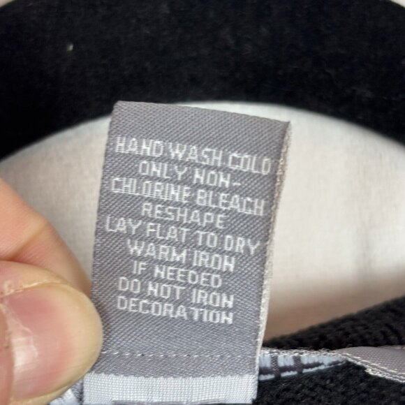 Carroll Reed Black Embroidered Angel Cardigan Beaded Size Medium Holiday Winter - Picture 8 of 13